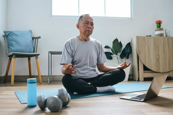 Quelle stratégie de marketing de contenu est adaptée pour une application de suivi du sommeil visant un public âgé ?